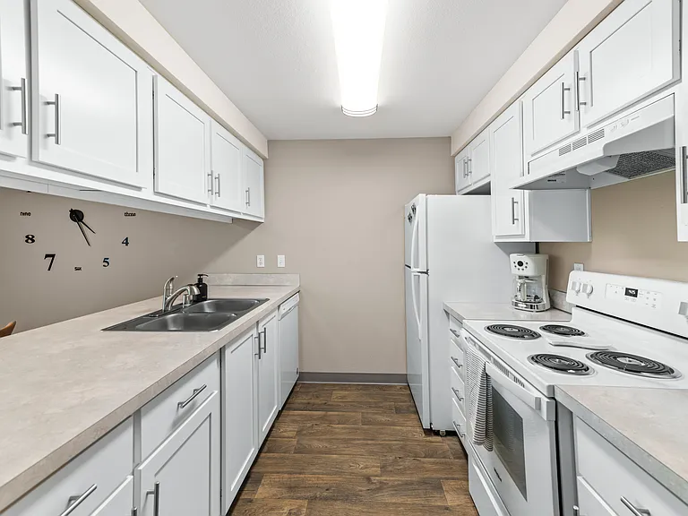 Monterey Apartments — Photo 30
