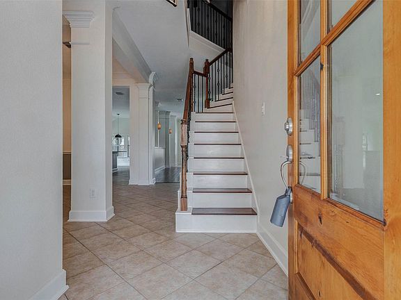 5th image of 32610 Winwick Rd