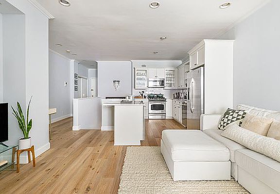3rd image of 204 W Houston St APT 1C