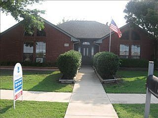 1st image of 604 Parkwest Blvd