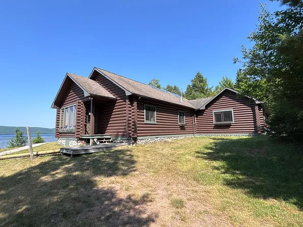 4306 Sager Ct, Mohawk, MI 49950