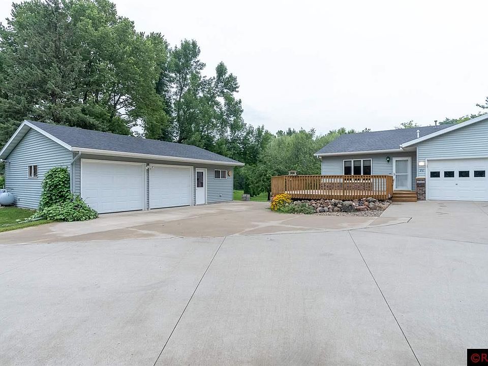 1st image of 20 Fitzloff Ave