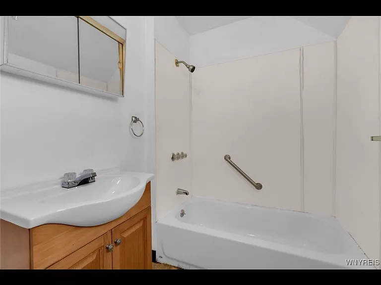 75 Mills St #2 — Photo 8
