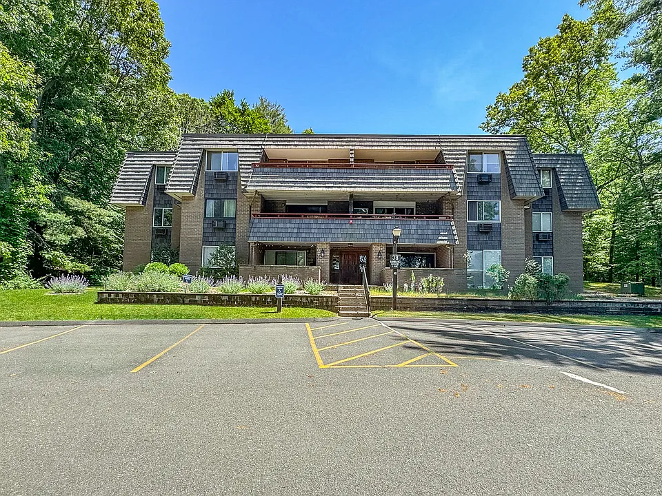 38 Rambling Brook Ln #B6