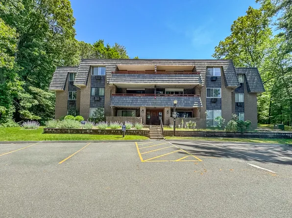 38 Rambling Brook Ln, Glastonbury, CT