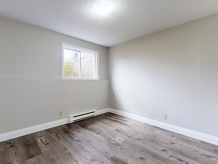 405 Sidney St — Photo 37