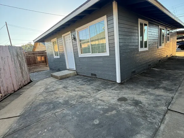139 W Tyler St #B, Coalinga, CA 93210