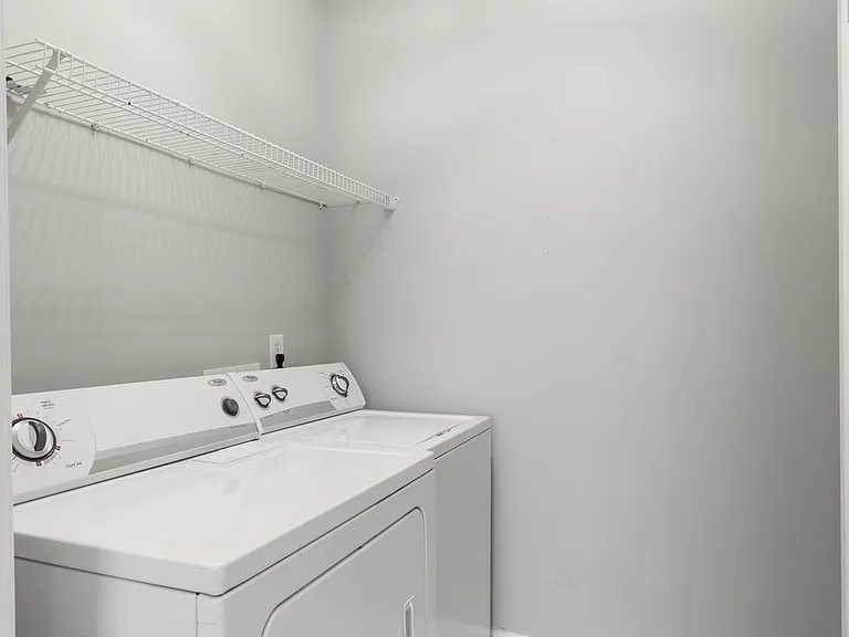 2310 Elliott Ave #109 — Photo 22