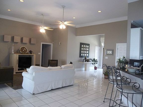 3rd image of 3341 Hardwick Pl