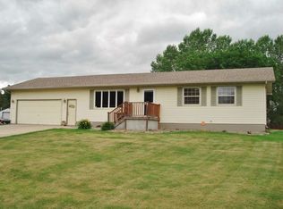 1610 65th St NW, Minot, ND 58703