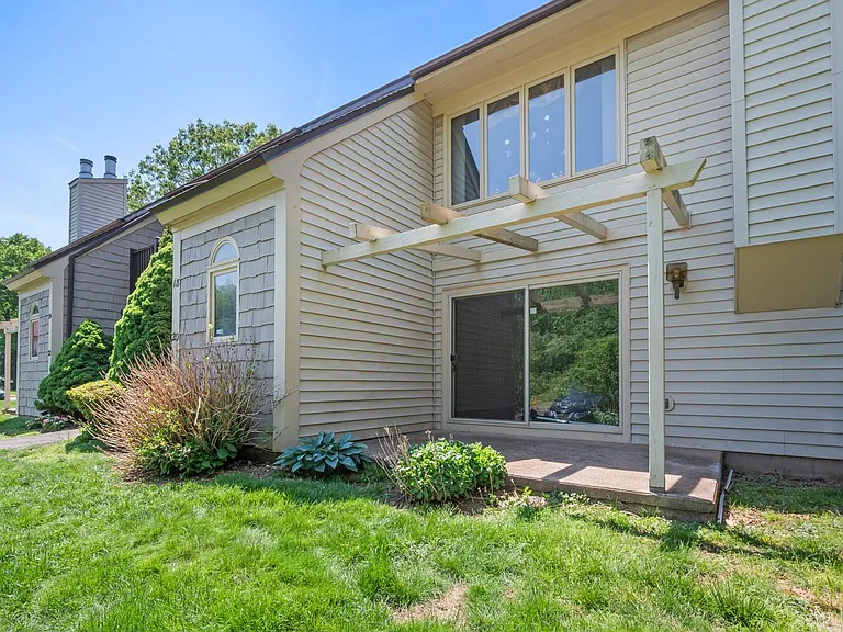 20 Little Oak Ln #20 — Photo 2