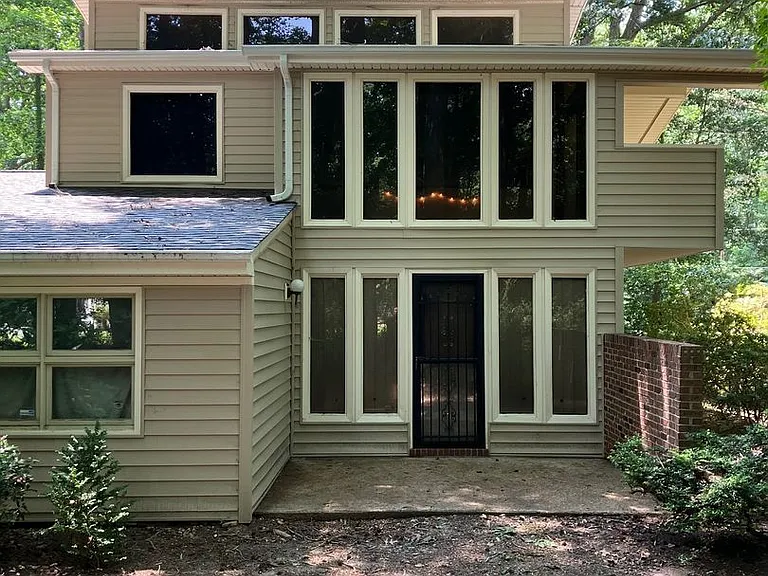 4852 Rosewell Dr — Photo 12