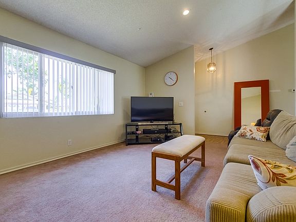 4th image of 1227 Armstrong Cir
