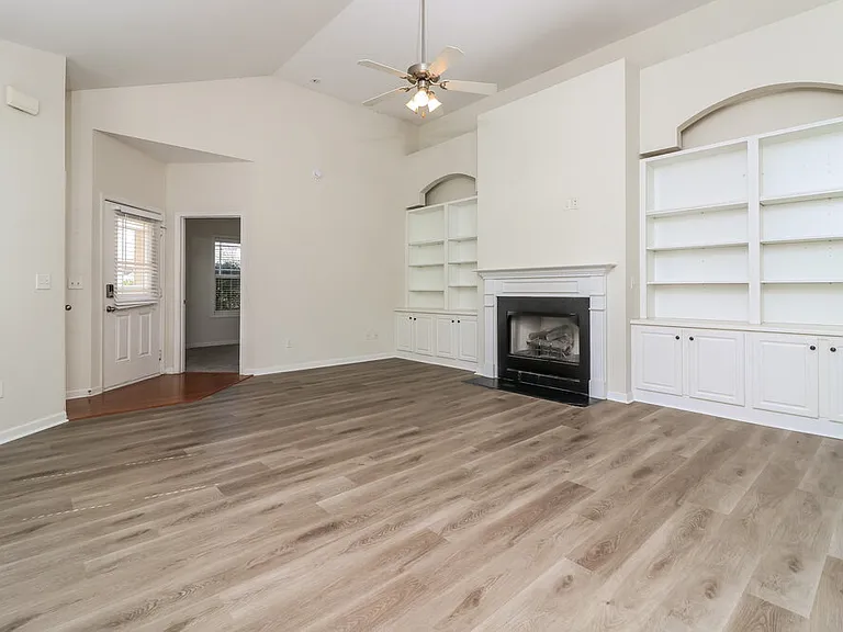 92 Majestic Dr — Photo 6