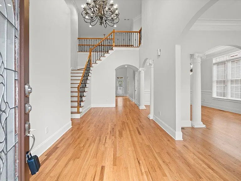 875 Wescott Ln — Photo 6