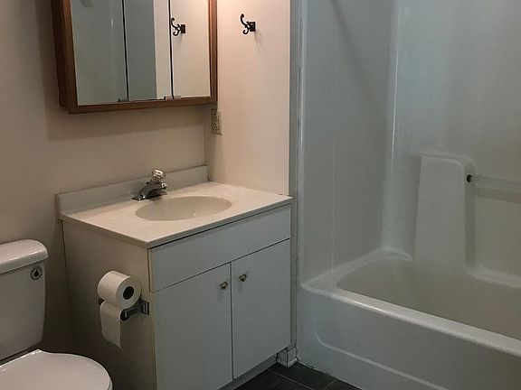 4th image of 6 Hartwell Ct #6