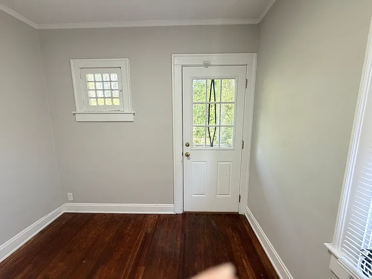 1ST BR exterior door to balcony