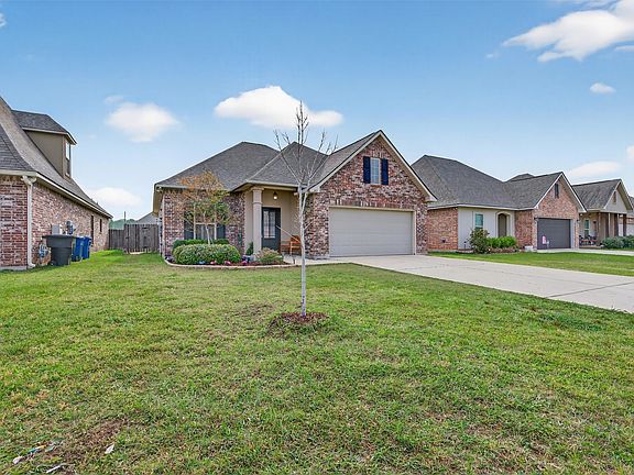 2nd image of 141 Gulfstream Ln