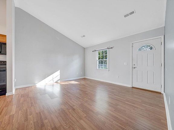 5th image of 1710 Dundee Ave SE