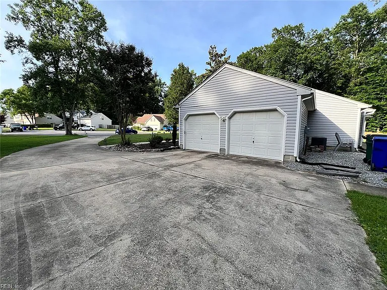 120 Misty Ridge Ln — Photo 2