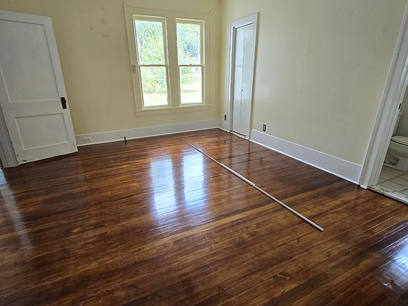 5th image of 530 S Lake St