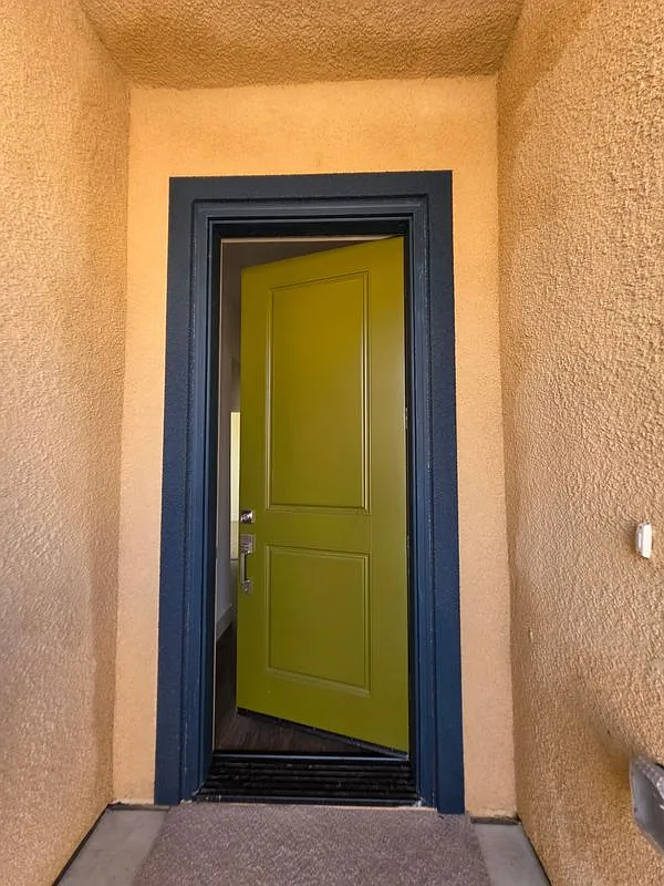 4 bed, 3.0 bath, 2050 sqft, $3,400 — Photo 3