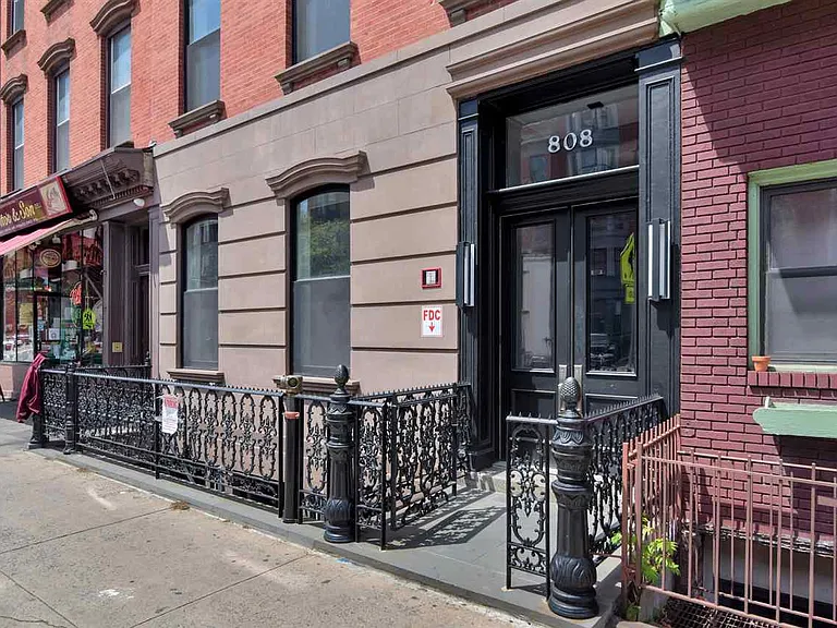808 Washington St #GARDEN LEVEL — Photo 18