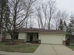 6302 Royal Oak Dr, Haslett, MI 48840