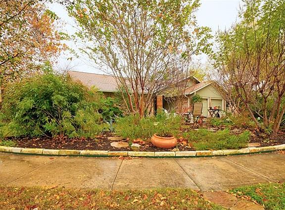 3rd image of 1428 S Meadows Dr