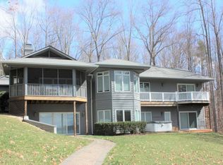 61 Lakeforest Ter, Moneta, VA 24121