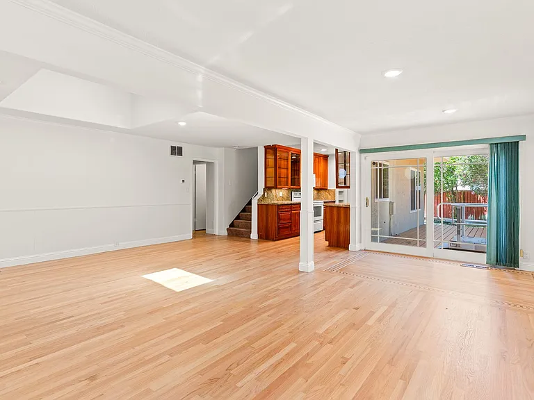 6923 Lassen St — Photo 6