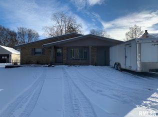 206 Theodore St, Washington, IL 61571