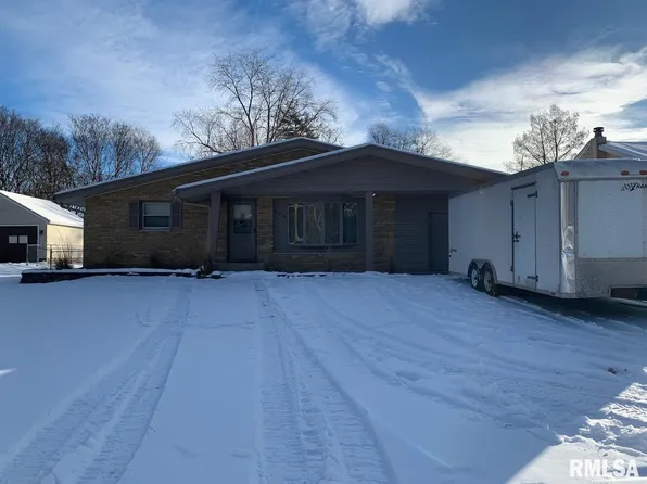 206 Theodore St, Washington, IL 61571