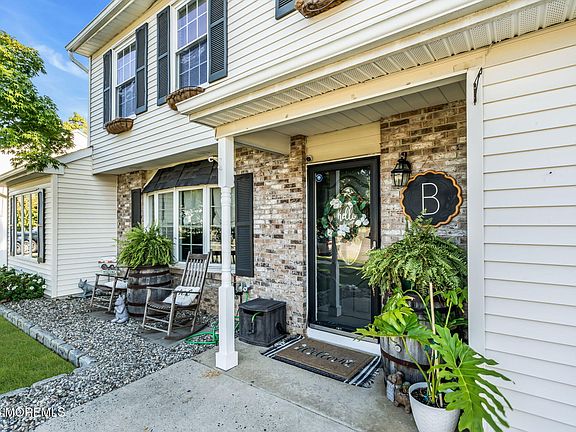 4th image of 7 Pinyon Street