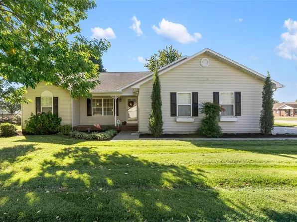 831 Auburn Dr, Sikeston, MO 63801