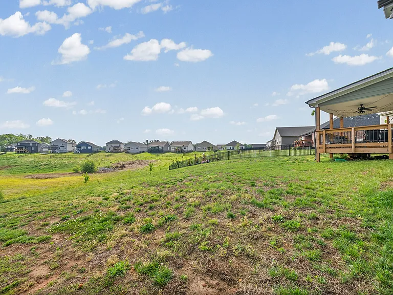 354 Frontier Dr — Photo 35