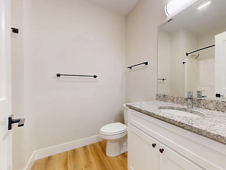 305 W Washington St — Photo 17
