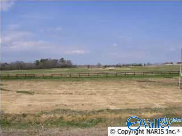 685 Cochran Ave, Albertville, AL 35951