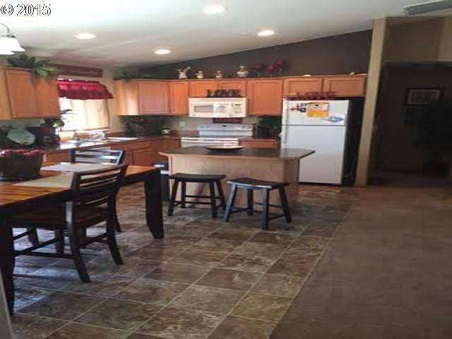 2nd image of 398 E Francolin Ave