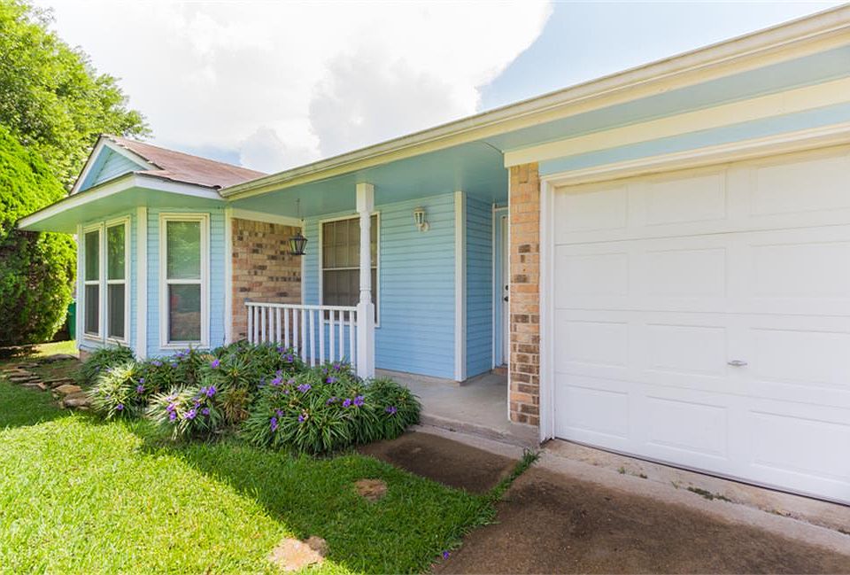 1st image of 3727 Sweetbriar Dr