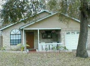 9611 N Connechusett Rd, Tampa, FL 33617