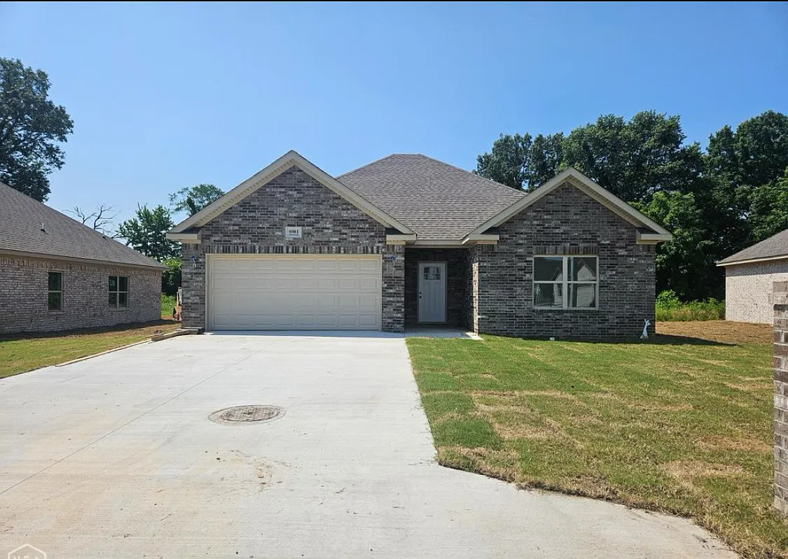 6061 Spencer Dr — Photo 2