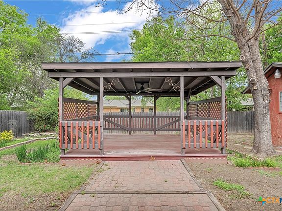 5th image of 1107 Pecan Ave