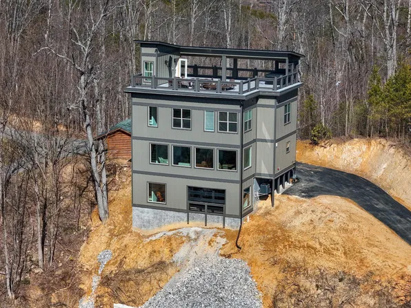 289 Laurel Oaks Way, Gatlinburg, TN 37738