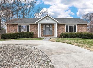 109 Brian Dr, Swansea, IL