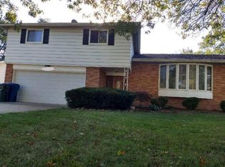 6202 Somerset Dr, North Olmsted, OH