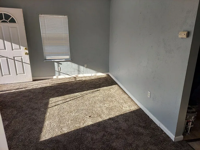 237 Nadine St — Photo 3