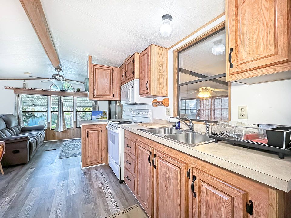 1st image of 834 Arapaho Trl