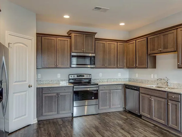 7403 Marisa Way — Photo 10