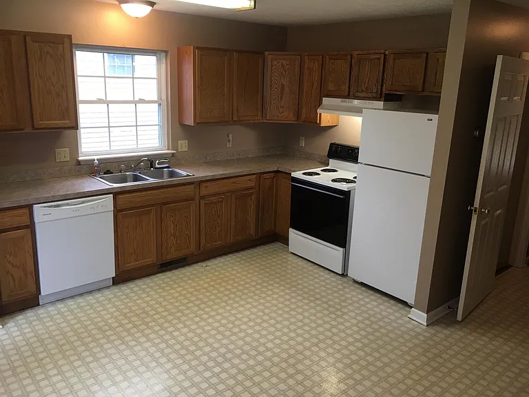 1767 Newberry St — Photo 3